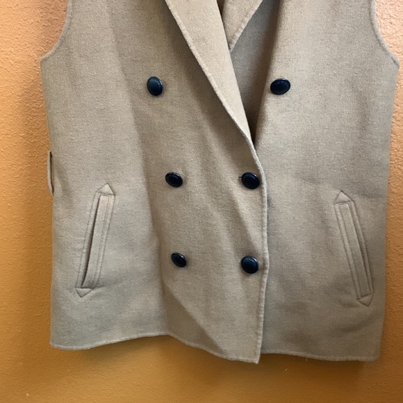 Wool vest - Picture 2 of 9